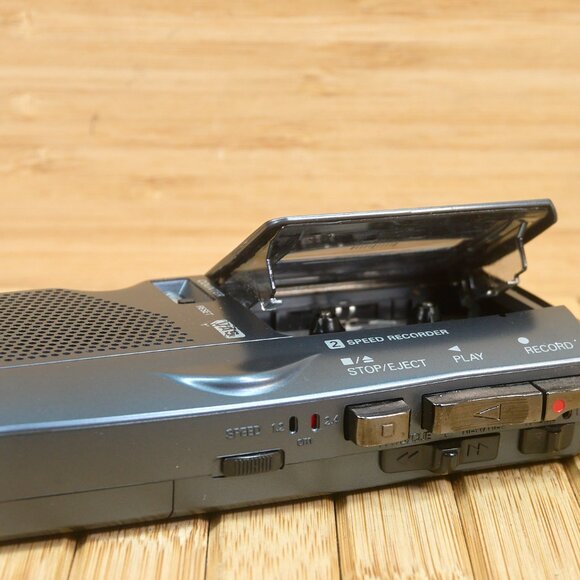 Vintage SANYO TRC-670m Talk Book Micro Cassette Voice Recorder, with Microphones - Picture 10 of 10